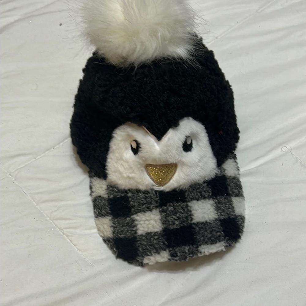Penguin Design Kids Winter Hat - Black and White